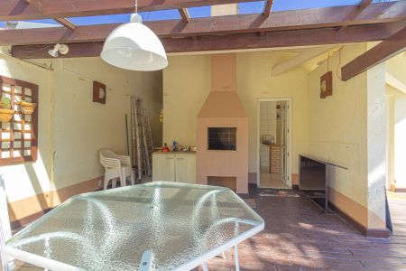 Casa para alugar com 148m², 4 quartos e 2 vagas Casa para alugar com 148m², 4 quartos e 2 vagasÁrea comum - Churrasqueira