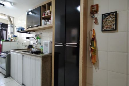 Apartamento à venda com 149m², 4 quartos e 2 vagas Apartamento à venda com 149m², 4 quartos e 2 vagasCozinha - Armários