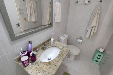 Apartamento à venda com 149m², 4 quartos e 2 vagas Apartamento à venda com 149m², 4 quartos e 2 vagasBanheiro Social 2