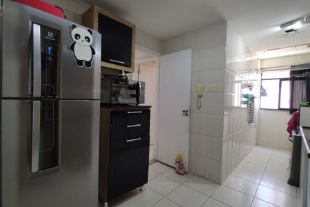 Apartamento à venda com 149m², 4 quartos e 2 vagas Apartamento à venda com 149m², 4 quartos e 2 vagasCozinha - Armários