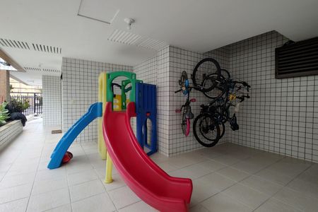 Apartamento à venda com 149m², 4 quartos e 2 vagas Apartamento à venda com 149m², 4 quartos e 2 vagasÁrea comum - Playground