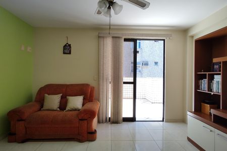 Apartamento à venda com 149m², 4 quartos e 2 vagas Apartamento à venda com 149m², 4 quartos e 2 vagasSala 2