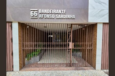 Apartamento à venda com 54m², 2 quartos e 1 vaga Apartamento à venda com 54m², 2 quartos e 1 vagaFachada