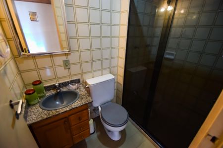 Apartamento à venda com 54m², 2 quartos e 1 vaga Apartamento à venda com 54m², 2 quartos e 1 vagaBanheiro Social