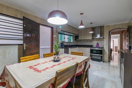 Casa à venda com 190m², 4 quartos e 1 vaga Casa à venda com 190m², 4 quartos e 1 vagaCozinha