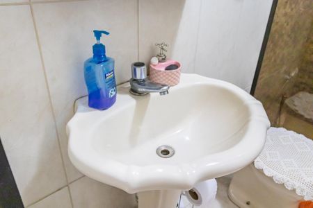 Casa à venda com 190m², 4 quartos e 1 vaga Casa à venda com 190m², 4 quartos e 1 vagaBanheiro Social 1