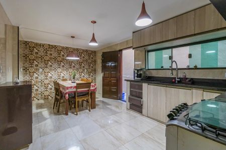 Casa à venda com 190m², 4 quartos e 1 vaga Casa à venda com 190m², 4 quartos e 1 vagaCozinha
