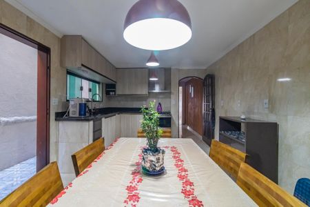Casa à venda com 190m², 4 quartos e 1 vaga Casa à venda com 190m², 4 quartos e 1 vagaCozinha