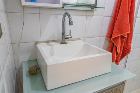 Casa à venda com 190m², 4 quartos e 1 vaga Casa à venda com 190m², 4 quartos e 1 vagaBanheiro Social 2