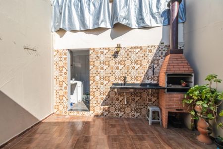 Casa à venda com 190m², 4 quartos e 1 vaga Casa à venda com 190m², 4 quartos e 1 vagaChurrasqueira