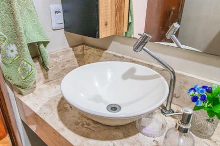 Casa à venda com 190m², 4 quartos e 1 vaga Casa à venda com 190m², 4 quartos e 1 vagaBanheiro da Suíte