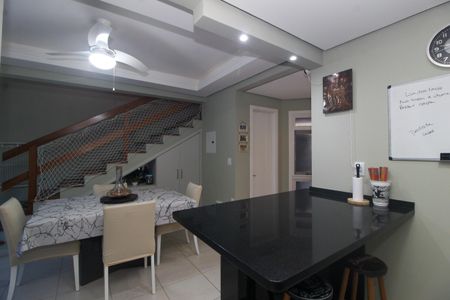 Casa à venda com 124m², 3 quartos e 2 vagas Casa à venda com 124m², 3 quartos e 2 vagasCozinha
