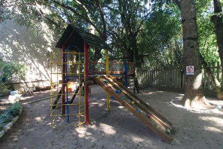 Casa à venda com 124m², 3 quartos e 2 vagas Casa à venda com 124m², 3 quartos e 2 vagasÁrea comum - Playground