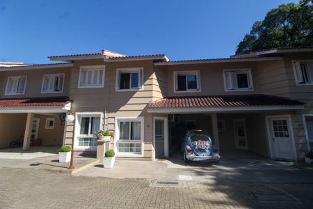 Casa à venda com 124m², 3 quartos e 2 vagas Casa à venda com 124m², 3 quartos e 2 vagasFachada