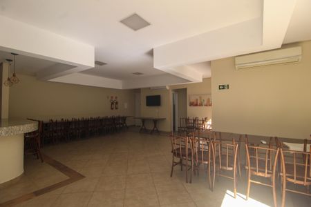 Casa à venda com 124m², 3 quartos e 2 vagas Casa à venda com 124m², 3 quartos e 2 vagasÁrea comum - Salão de festas