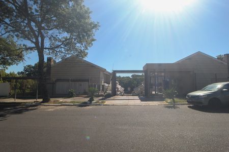 Casa à venda com 124m², 3 quartos e 2 vagas Casa à venda com 124m², 3 quartos e 2 vagasFachada