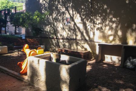 Casa à venda com 124m², 3 quartos e 2 vagas Casa à venda com 124m², 3 quartos e 2 vagasÁrea comum - Churrasqueira