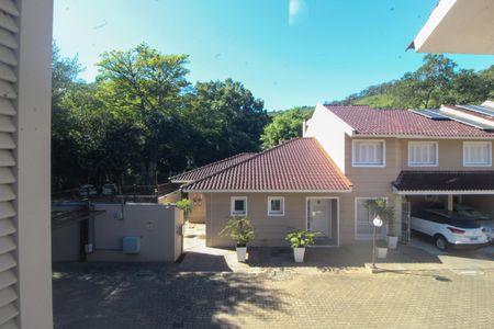 Casa à venda com 124m², 3 quartos e 2 vagas Casa à venda com 124m², 3 quartos e 2 vagasVista