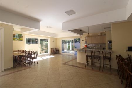 Casa à venda com 124m², 3 quartos e 2 vagas Casa à venda com 124m², 3 quartos e 2 vagasÁrea comum - Salão de festas