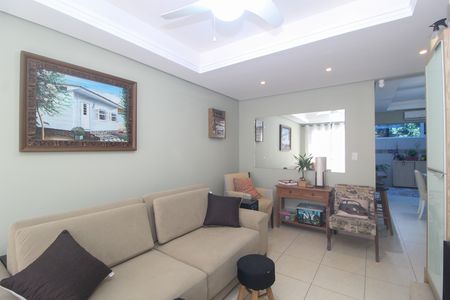 Casa à venda com 124m², 3 quartos e 2 vagas Casa à venda com 124m², 3 quartos e 2 vagasSala