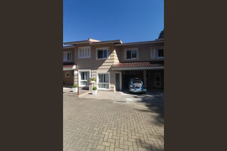 Casa à venda com 124m², 3 quartos e 2 vagas Casa à venda com 124m², 3 quartos e 2 vagasFachada