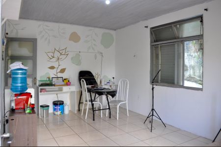 Casa à venda com 199m², 5 quartos e 4 vagas Casa à venda com 199m², 5 quartos e 4 vagasSala
