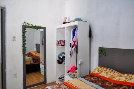 Casa à venda com 199m², 5 quartos e 4 vagas Casa à venda com 199m², 5 quartos e 4 vagasQuarto 2