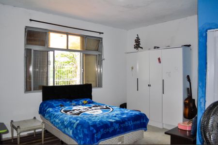 Casa à venda com 199m², 5 quartos e 4 vagas Casa à venda com 199m², 5 quartos e 4 vagasQuarto