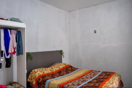 Casa à venda com 199m², 5 quartos e 4 vagas Casa à venda com 199m², 5 quartos e 4 vagasQuarto 2