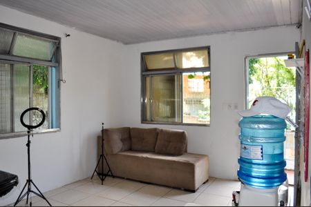Casa à venda com 199m², 5 quartos e 4 vagas Casa à venda com 199m², 5 quartos e 4 vagasSala