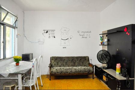 Casa à venda com 199m², 5 quartos e 4 vagas Casa à venda com 199m², 5 quartos e 4 vagasSala