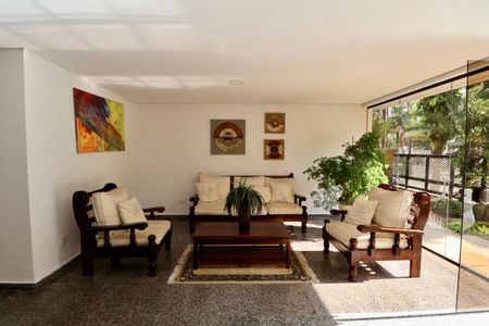 Apartamento para alugar com 130m², 4 quartos e 1 vaga Apartamento para alugar com 130m², 4 quartos e 1 vagaHall de entrada