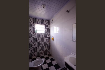 Casa à venda com 65m², 2 quartos e 1 vaga Casa à venda com 65m², 2 quartos e 1 vagaBanheiro