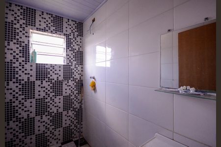 Casa à venda com 65m², 2 quartos e 1 vaga Casa à venda com 65m², 2 quartos e 1 vagaBanheiro