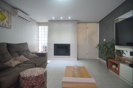 Casa à venda com 212m², 4 quartos e 1 vaga Casa à venda com 212m², 4 quartos e 1 vagaSala