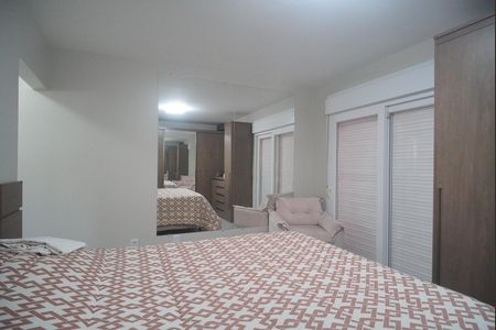 Casa à venda com 212m², 4 quartos e 1 vaga Casa à venda com 212m², 4 quartos e 1 vagaSuíte