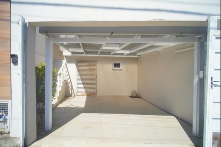 Casa à venda com 212m², 4 quartos e 1 vaga Casa à venda com 212m², 4 quartos e 1 vagaGaragem