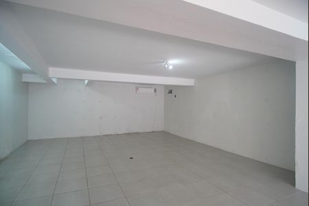 Casa à venda com 212m², 4 quartos e 1 vaga Casa à venda com 212m², 4 quartos e 1 vagaGaragem