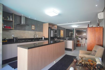 Casa à venda com 212m², 4 quartos e 1 vaga Casa à venda com 212m², 4 quartos e 1 vagaCozinha