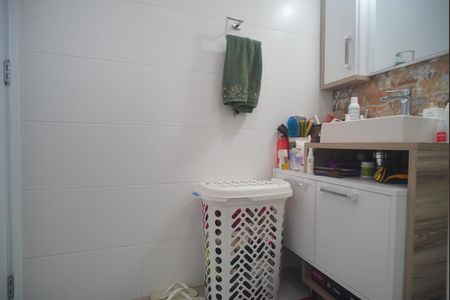 Casa à venda com 212m², 4 quartos e 1 vaga Casa à venda com 212m², 4 quartos e 1 vagaBanheiro da Suíte