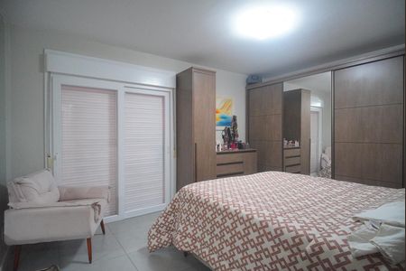 Casa à venda com 212m², 4 quartos e 1 vaga Casa à venda com 212m², 4 quartos e 1 vagaSuíte