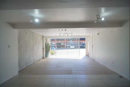 Casa à venda com 212m², 4 quartos e 1 vaga Casa à venda com 212m², 4 quartos e 1 vagaGaragem