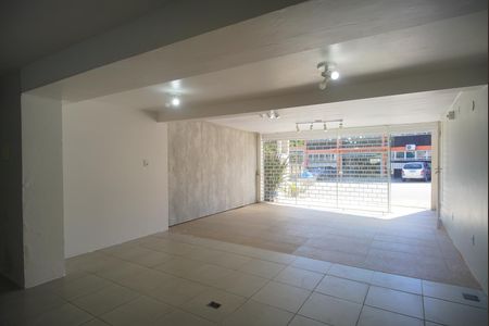 Casa à venda com 212m², 4 quartos e 1 vaga Casa à venda com 212m², 4 quartos e 1 vagaGaragem