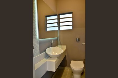 Casa à venda com 190m², 3 quartos e 3 vagas Casa à venda com 190m², 3 quartos e 3 vagasLavabo