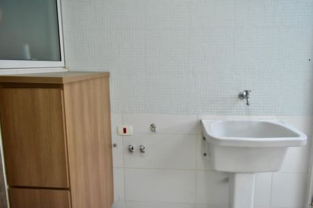 Casa à venda com 190m², 3 quartos e 3 vagas Casa à venda com 190m², 3 quartos e 3 vagasÁrea de Serviço