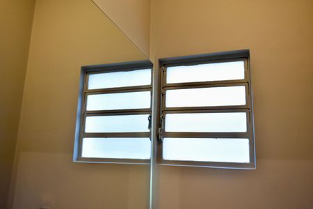 Casa à venda com 190m², 3 quartos e 3 vagas Casa à venda com 190m², 3 quartos e 3 vagasLavabo