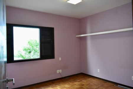 Casa à venda com 190m², 3 quartos e 3 vagas Casa à venda com 190m², 3 quartos e 3 vagasQuarto 2