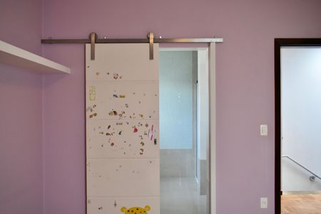 Casa à venda com 190m², 3 quartos e 3 vagas Casa à venda com 190m², 3 quartos e 3 vagasQuarto 2