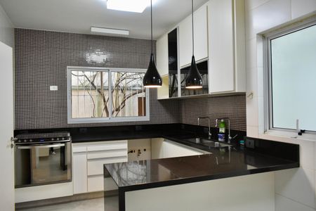 Casa à venda com 190m², 3 quartos e 3 vagas Casa à venda com 190m², 3 quartos e 3 vagasCozinha