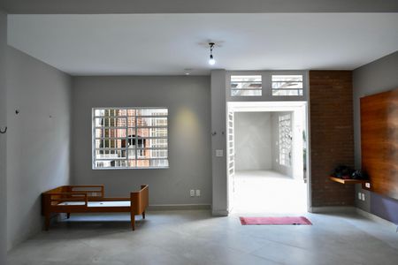 Casa à venda com 190m², 3 quartos e 3 vagas Casa à venda com 190m², 3 quartos e 3 vagasSala